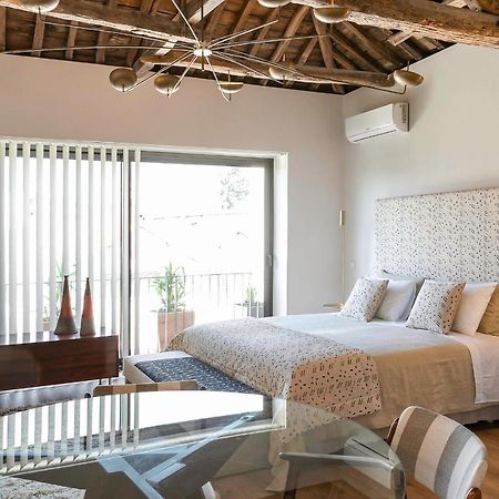 Palacio Fenizia - Bonfim 191 By Lovelystay Porto Bagian luar foto
