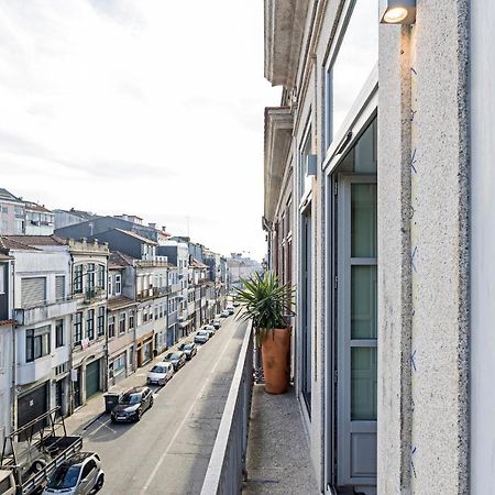 Palacio Fenizia - Bonfim 191 By Lovelystay Porto Bagian luar foto