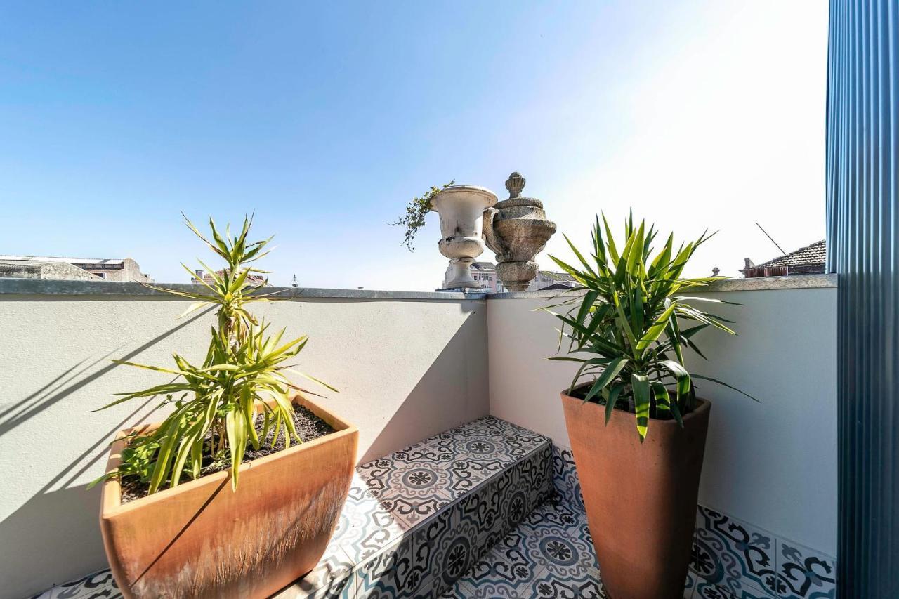 Palacio Fenizia - Bonfim 191 By Lovelystay Porto Bagian luar foto