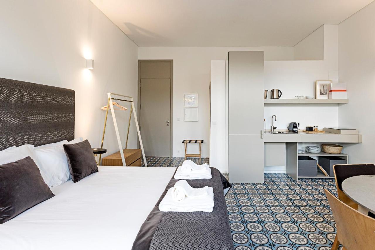 Palacio Fenizia - Bonfim 191 By Lovelystay Porto Bagian luar foto
