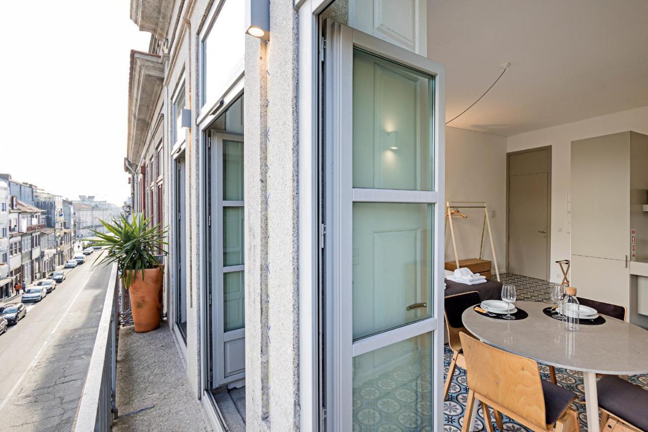 Palacio Fenizia - Bonfim 191 By Lovelystay Porto Bagian luar foto